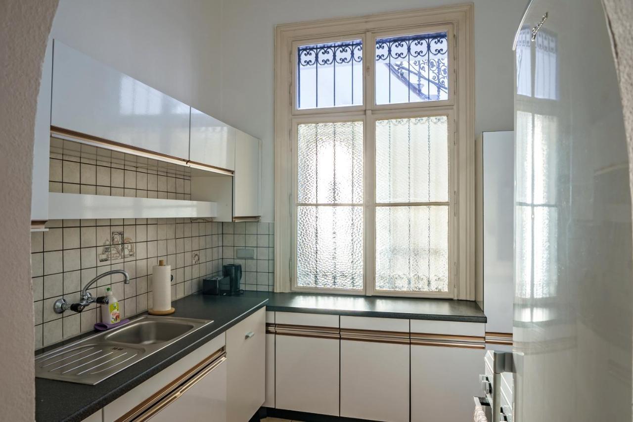 Apartment 1060