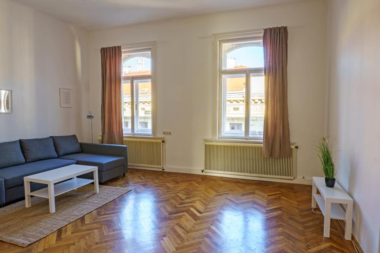 1060 Apartment