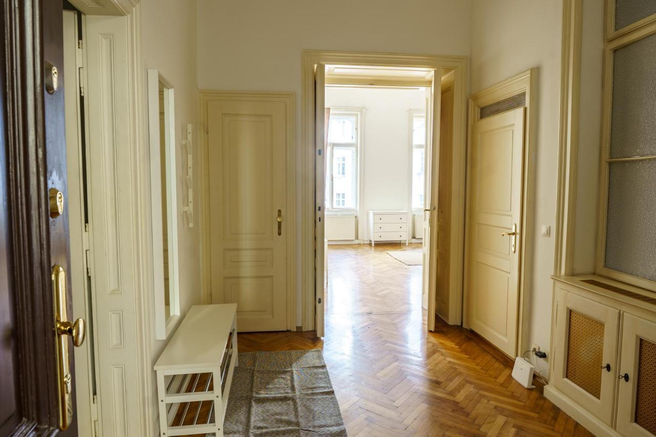 Apartment 1060 *